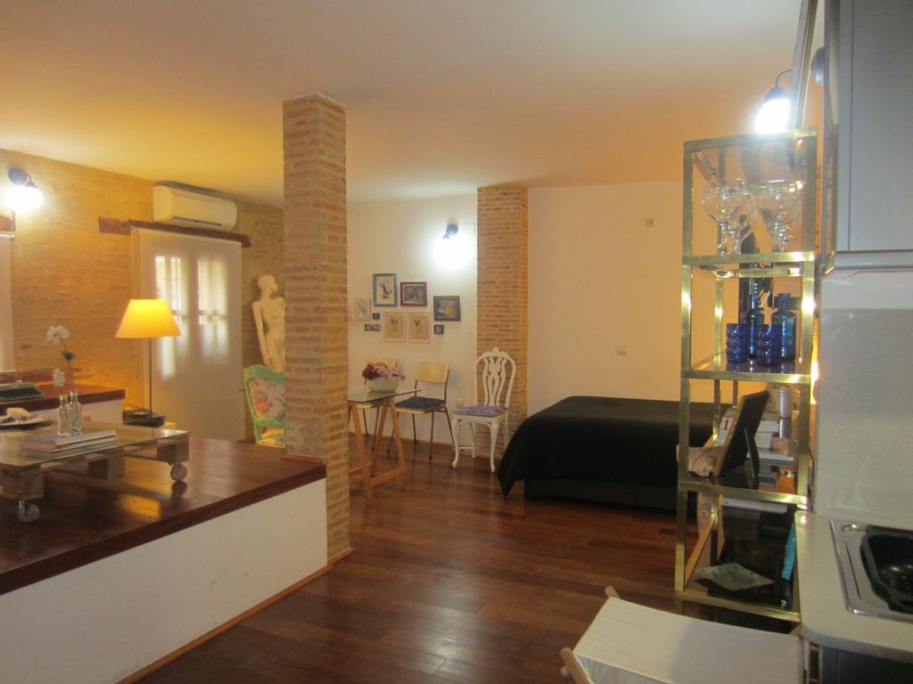 Apartmán Living Valencia Studio Serranos Pokoj fotografie